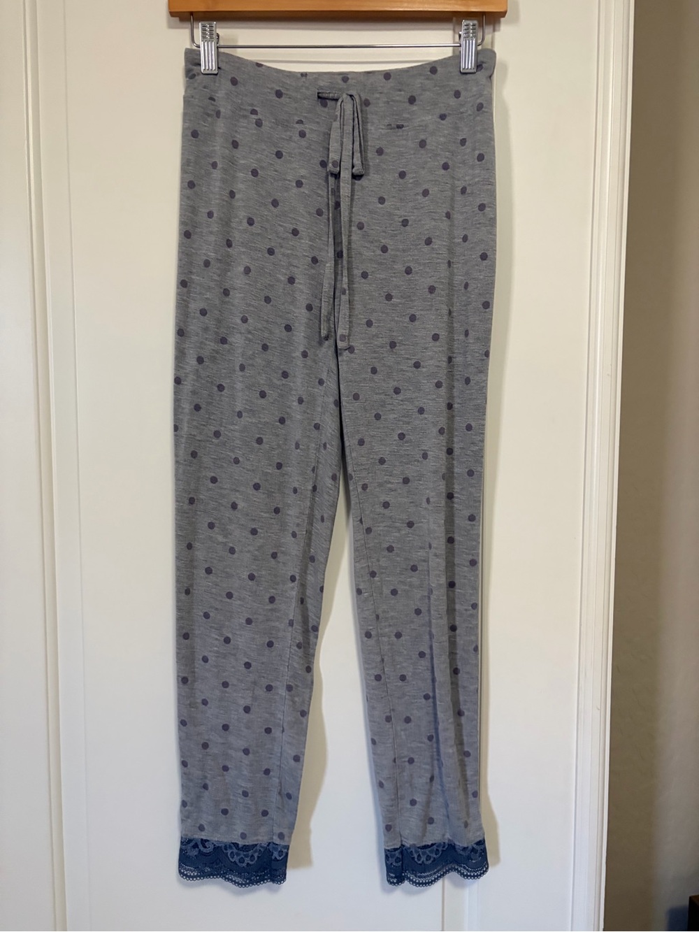 🤍💜Soma Gray🦄 Lavender Lace & Polka Dot Pajama Set💜🤍 - Picture 9 of 11